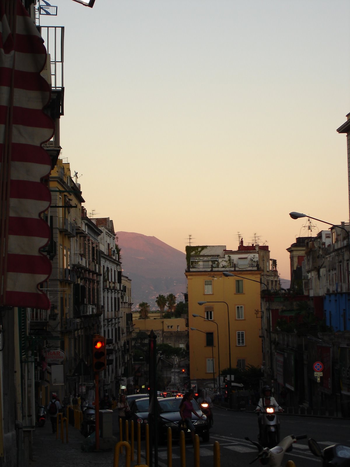 [Naples_dusk_Vesuvius.JPG]
