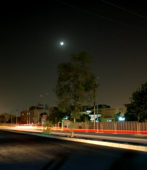 [Moon,Castor+and+Pollux+over+Arbil+city.JPG]