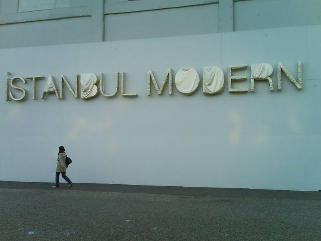 [Istanbul+modern.JPG]
