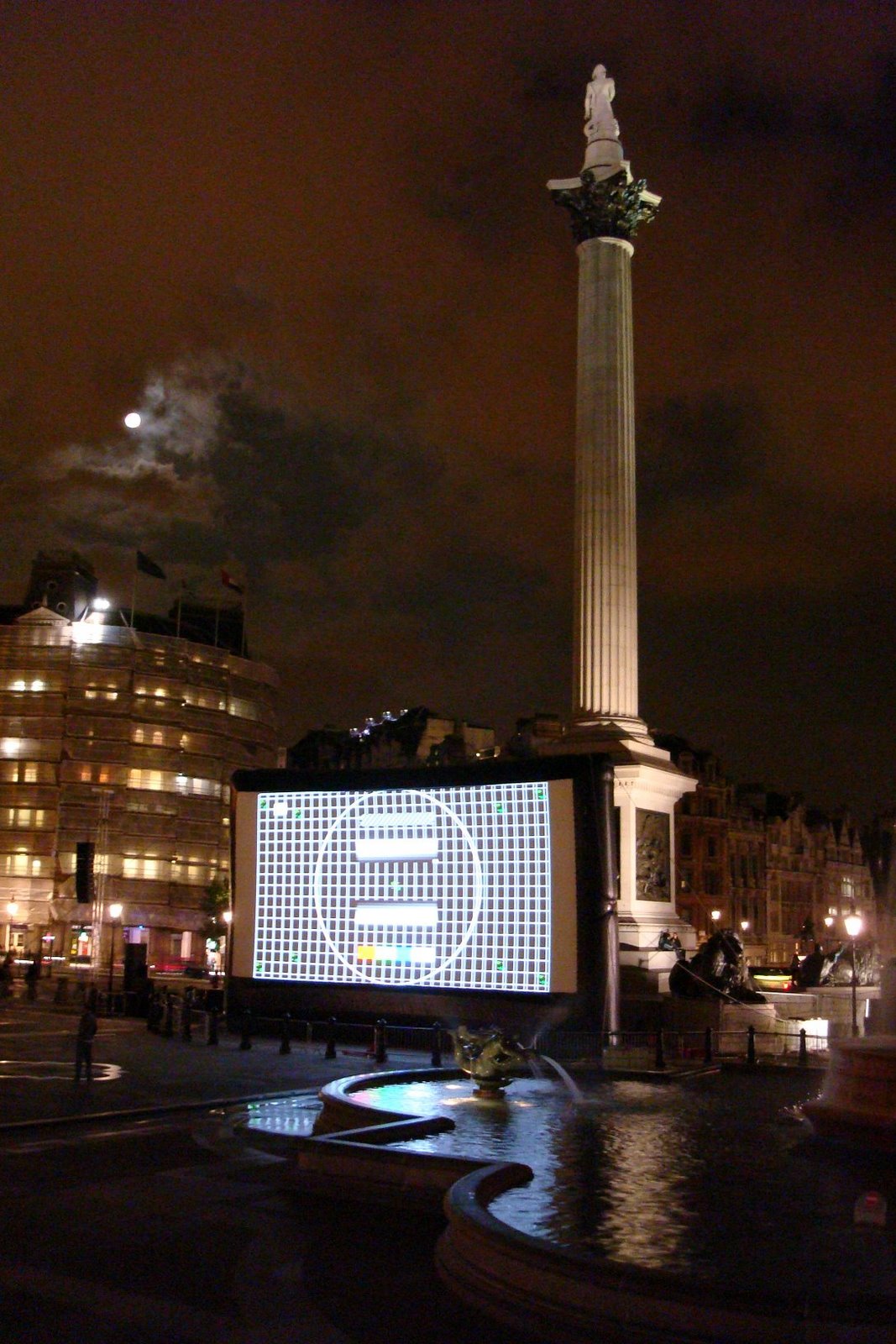 Inflatible screen in front of Nelson's Column