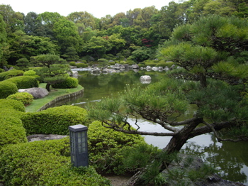 [Ohori+Park+Japanese+garden+view.jpg]