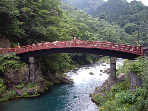 [Nikko+-+shinkyo+sacred+bridge.jpg]