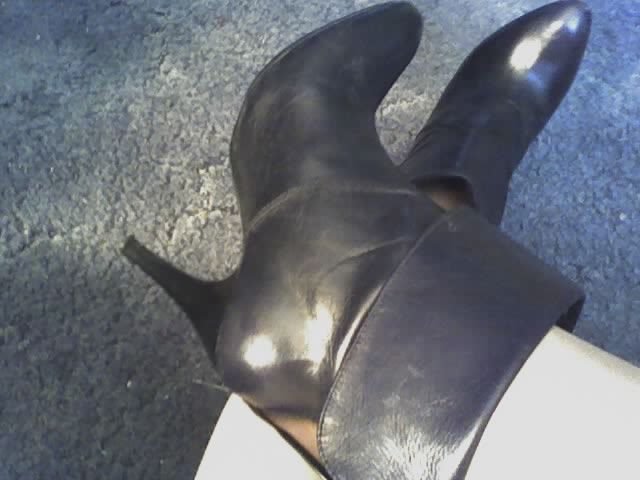[15-12-06_ankle+boots.jpg]