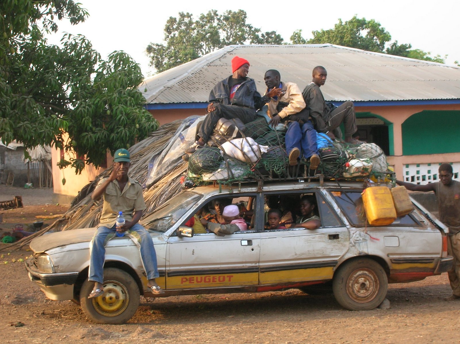 [taxi+from+Guinea.JPG]