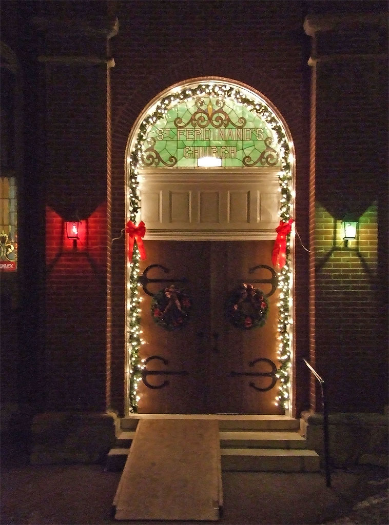 [Old+Saint+Ferdinand's+Shrine,+in+Florissant,+Missouri+-+front+door.jpg]
