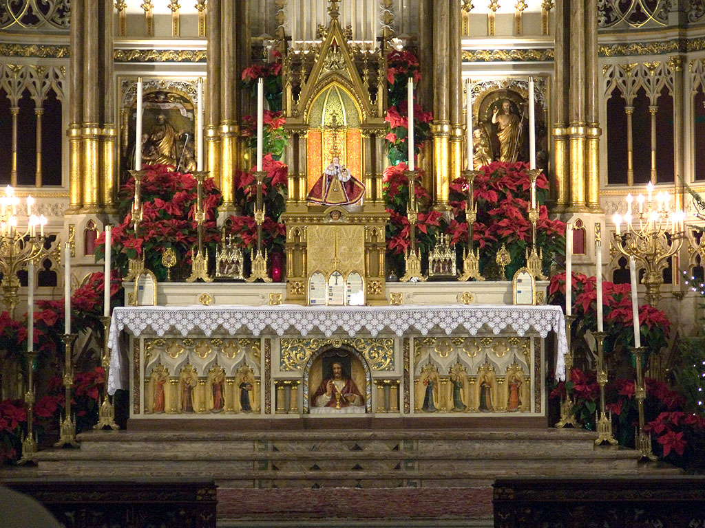 [Saint+Francis+de+Sales+Oratory,+in+Saint+Louis,+Missouri+-+altar+at+Christmas+2.jpg]