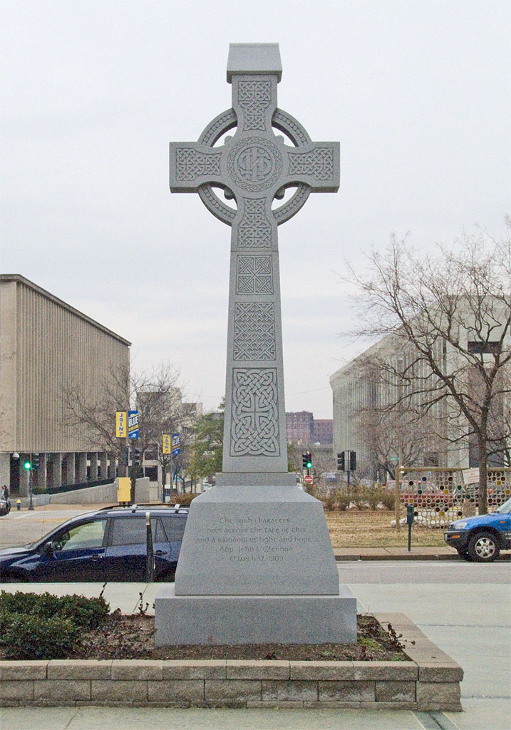 [Saint+John+Apostle+and+Evangelist+Church,+in+Saint+Louis,+Missouri+-+celtic+cross.jpg]