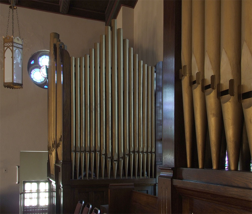 [Saint+Wenceslaus+Church,+in+Saint+Louis,+Missouri+-+organ+pipes.jpg]