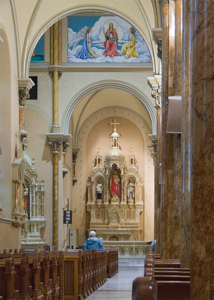 [Saint+Anthony+of+Padua+Church,+in+Saint+Louis,+Missouri+-+view+down+left+aisle.jpg]
