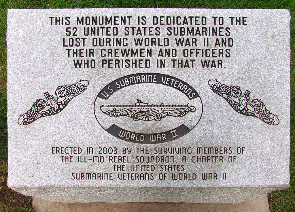 [Jefferson+Barracks+National+Cemetery,+in+Lemay,+Missouri,+USA+-+submarine+memorial.jpg]