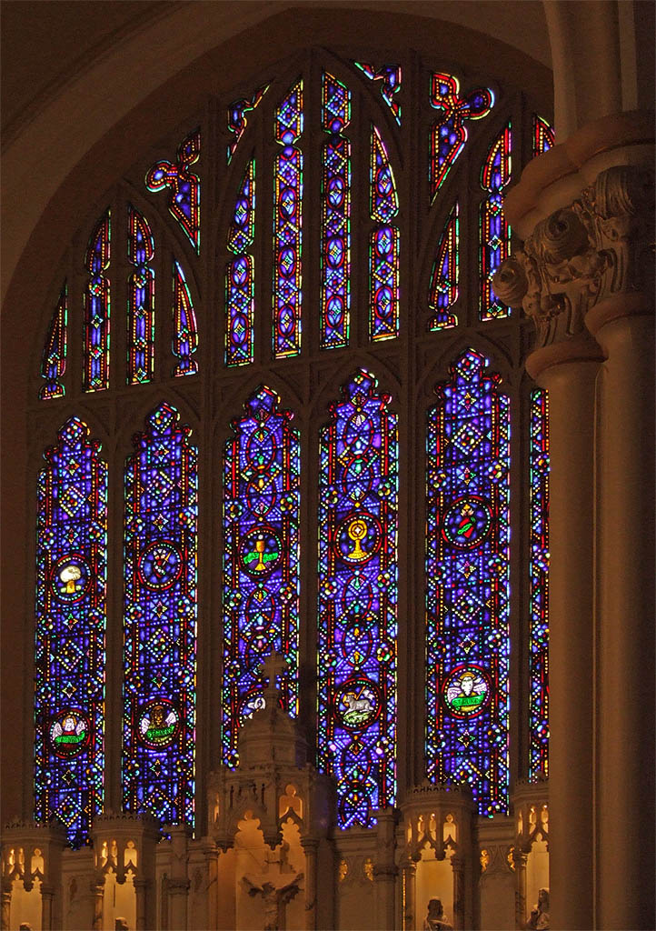[Saint+Roch+Roman+Catholic+Church,+in+Saint+Louis,+Missouri,+USA+-+stained+glass+window+3.jpg]