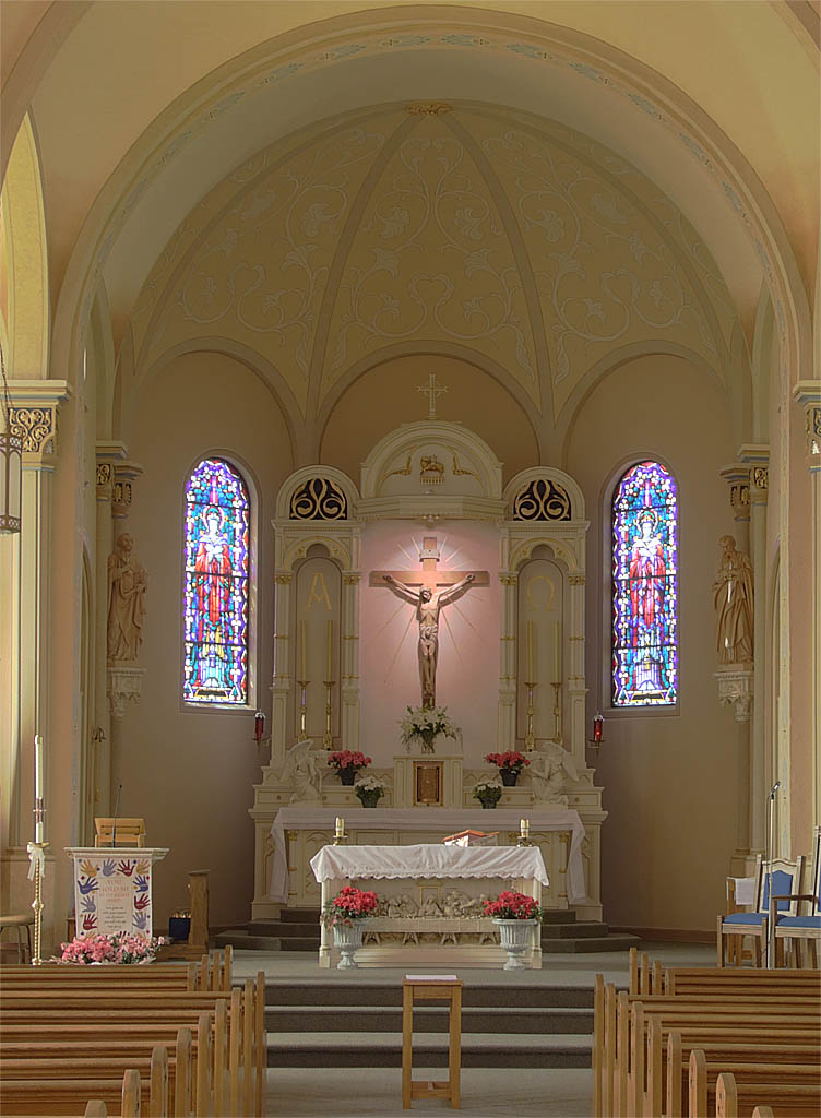 [Saint+Paul+Roman+Catholic+Church,+in+Saint+Paul,+Missouri+-+sanctuary.jpg]