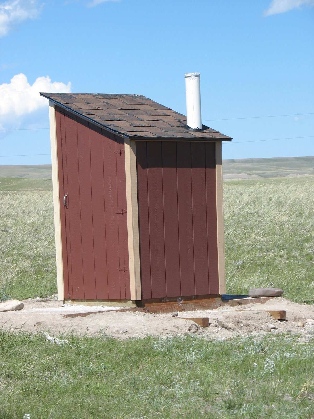 [Cabin+outhouse+034.JPG]