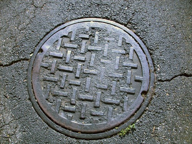 [manhole+cover1.jpg]
