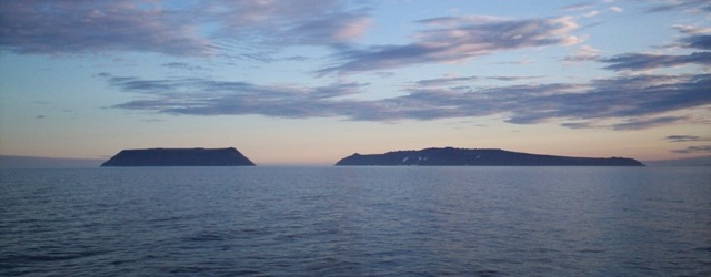 [Diomede_Islands_Bering_Sea_Jul_2006.jpg]