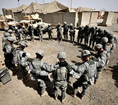 [troops+praying.jpg]
