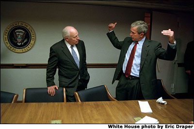 [Photo+of+Bush+and+Cheney+in+White+House+Operations+Center.jpg]