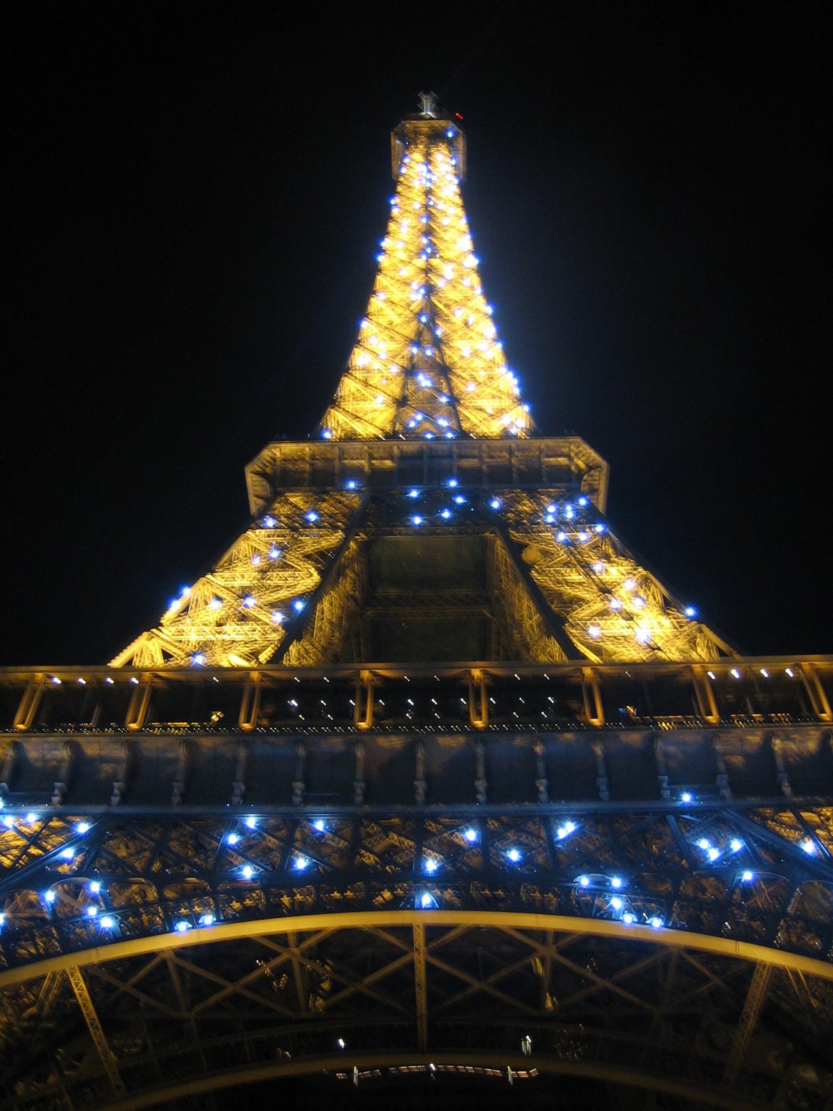 [05-31+Eiffel+Tower.JPG]