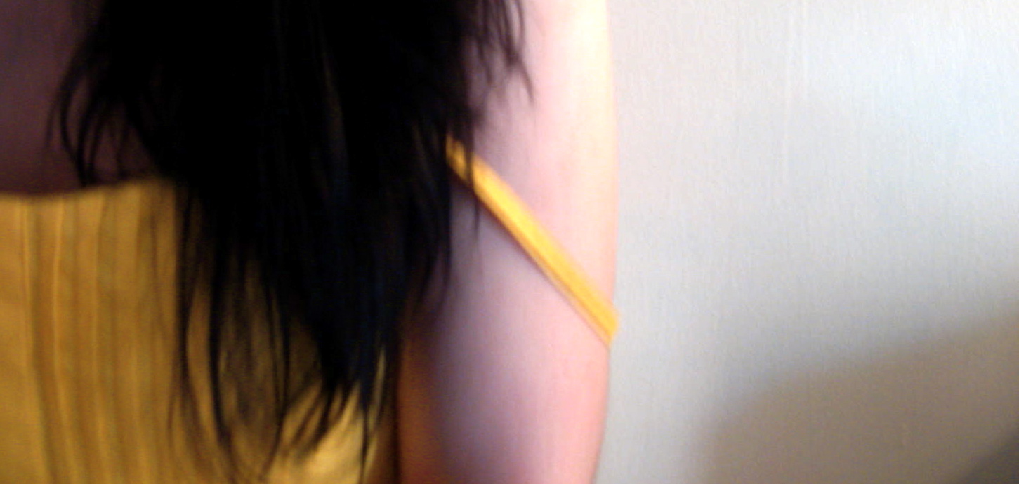 [that+damn+yellow+dress.jpg]