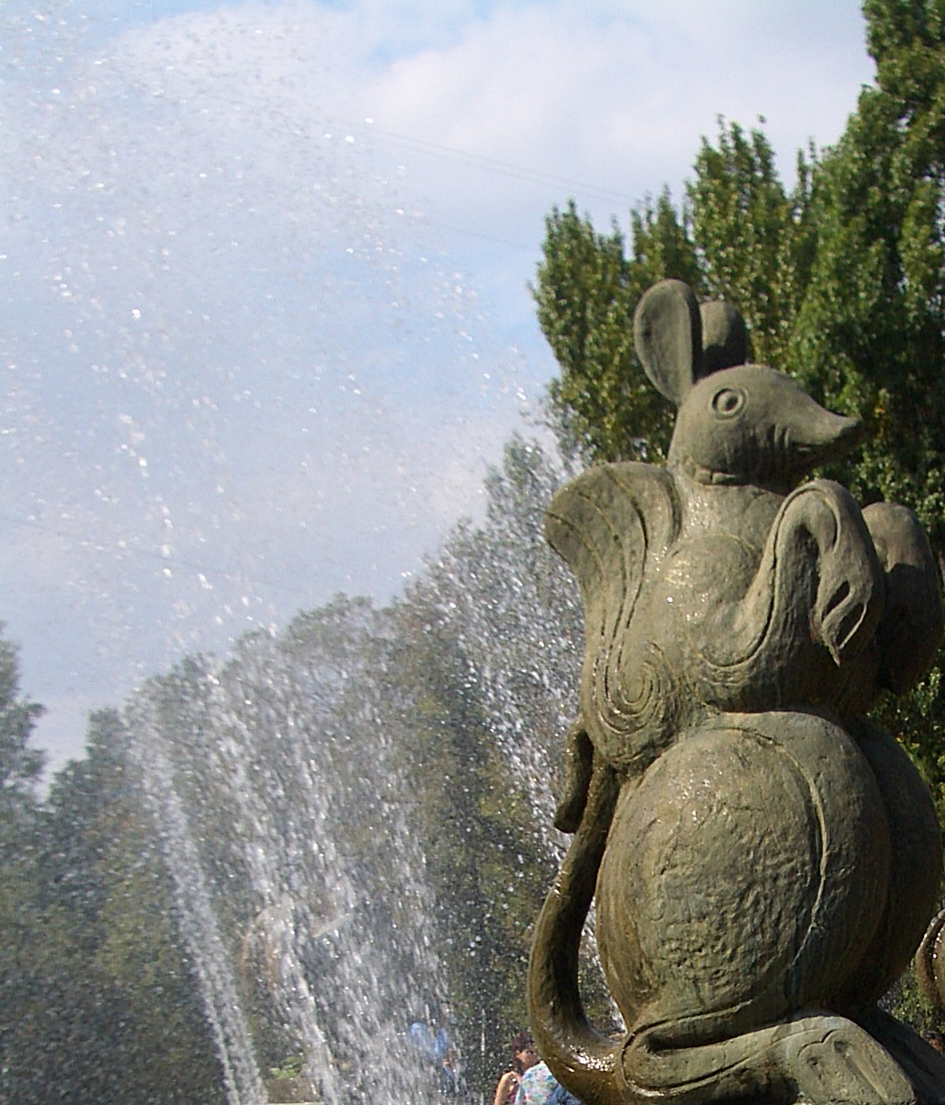[E8613-Almaty-Zodiac-Fountain.jpg]
