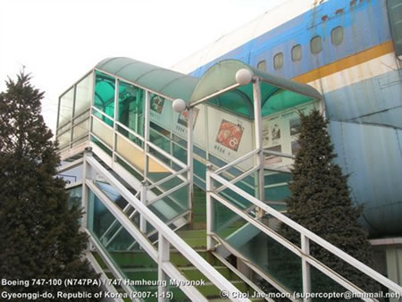 [Boeing-747-Jumbo-restaurant-Korea-3.jpg]