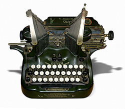 [typewriter_3.jpg]