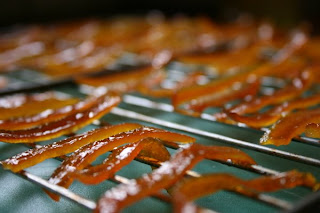 كيفية تحضير قشرة البرتقال المعسل التي تصاحب الحلويات و تقدو كسكاكر للاطفال Orange+peel+drying