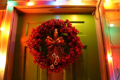 [christmas+wreath+door.jpg]