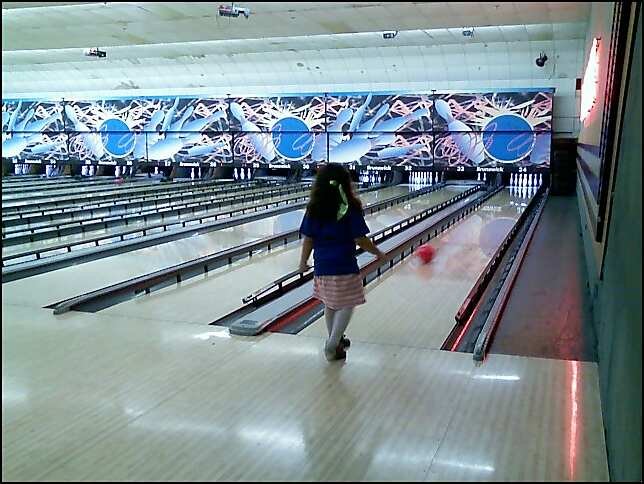 [bowling5.jpg]