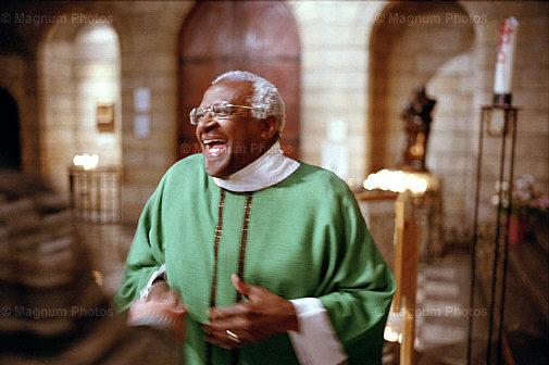 [Ian+Berry+-+SOUTH+AFRICA.+Cape+Town.+Archbishop+Desmond+Tutu+gives+the+morning+service+on+St.+George's+Catherdral.+2003.jpg]