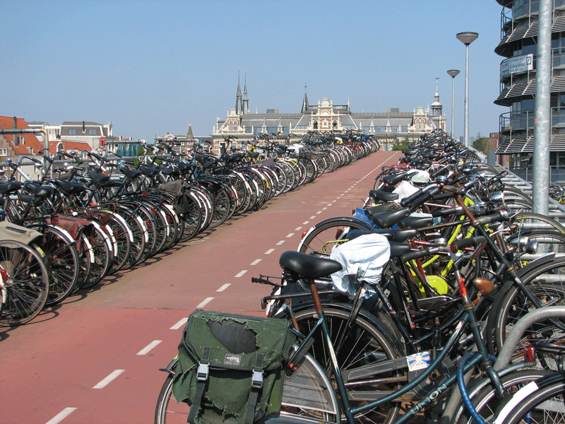 [1913-Amsterdam-Bike-Parking.gif]
