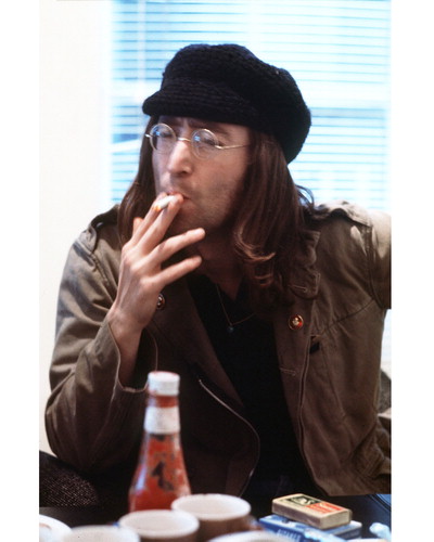 [John+Lennon+(040).jpg]