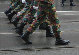 [marching+soldiers.jpg]