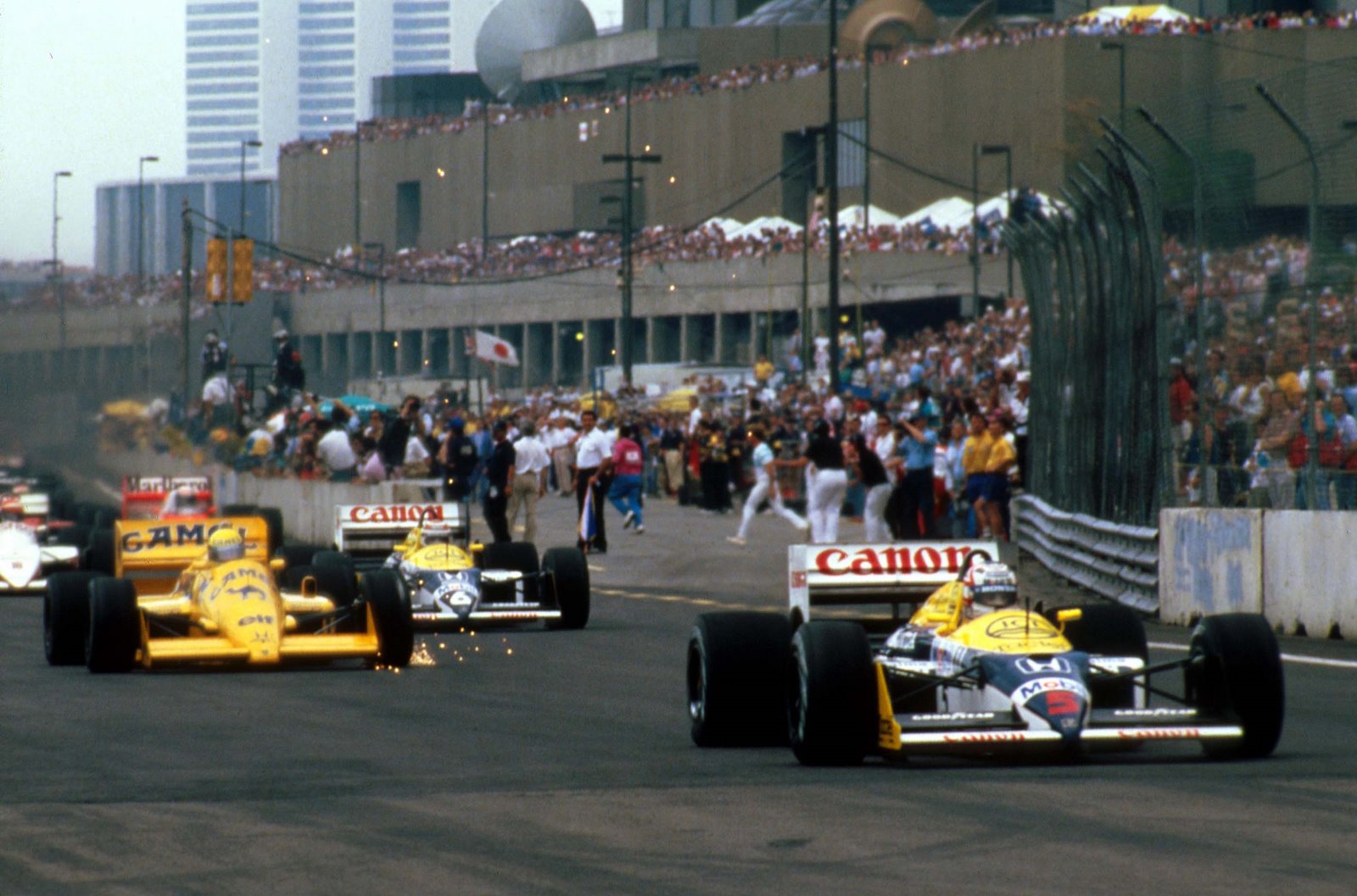 [Nigel+Mansell+and+in+the+back+Nelson+Piquet+Williams+F1+4.jpg]