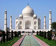 [180px-Taj_Mahal_in_March_2004.jpg]