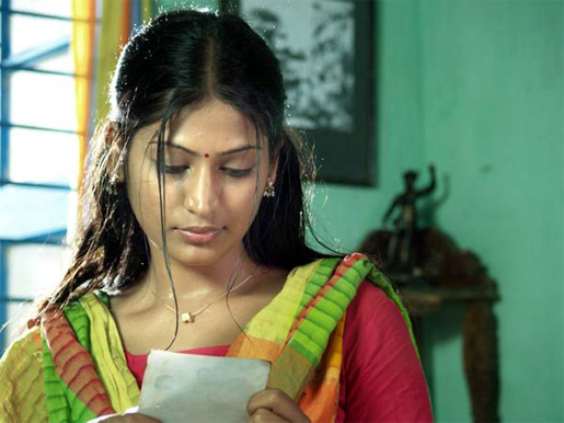 [tamil+actress+vijayalakshmi+wallpaper3.jpg]