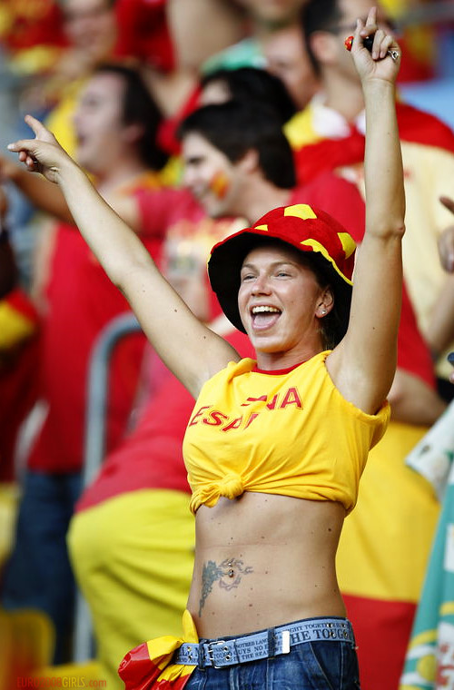 [spanish_football_girl_02.jpg]