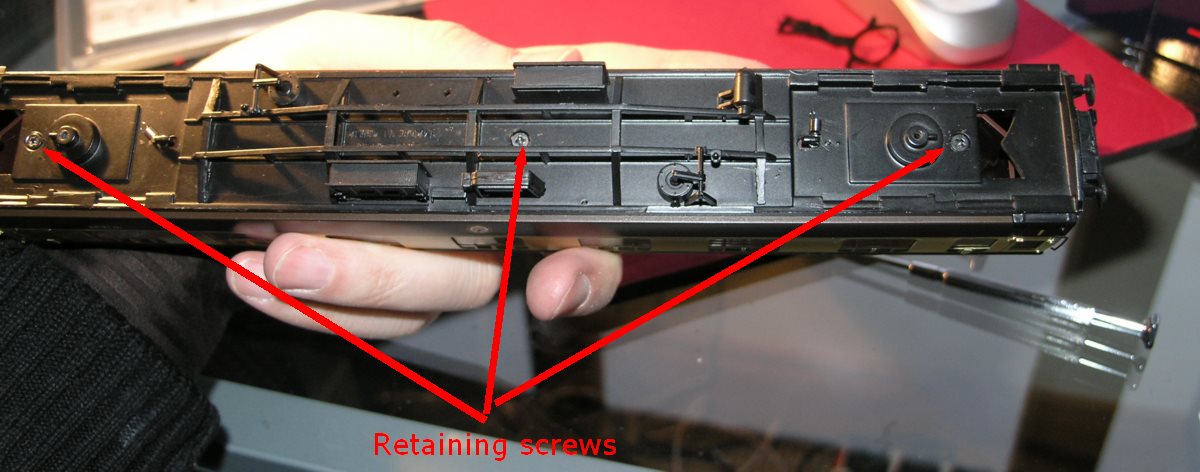 [retaining+screws.jpg]