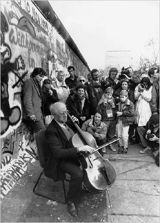 [Rostropovich_at_the_Wall.jpg]