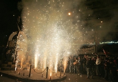 [lebanon+fireworks.jpg]