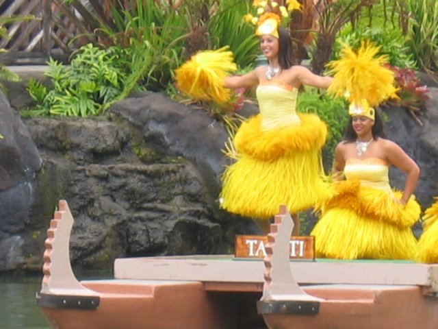 [IMG_3334.jpgPolynesian+Cultural+Center+Canoe+Pageant+O'tahiti.jpg]