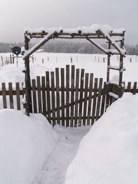 [winter+gate.jpg]