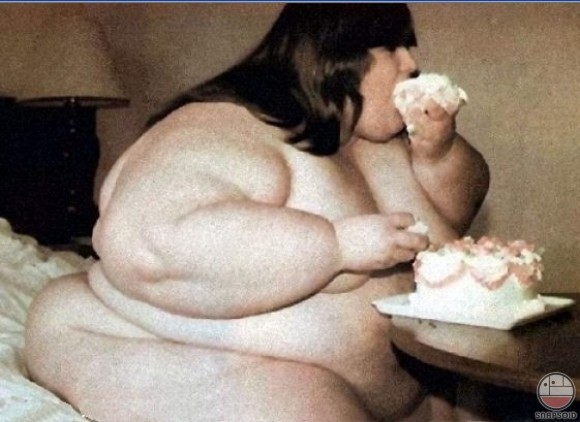 [large+fat_lady_eating_cake.jpg]