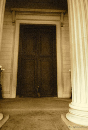 [Front_Door___National_Archives.jpg]
