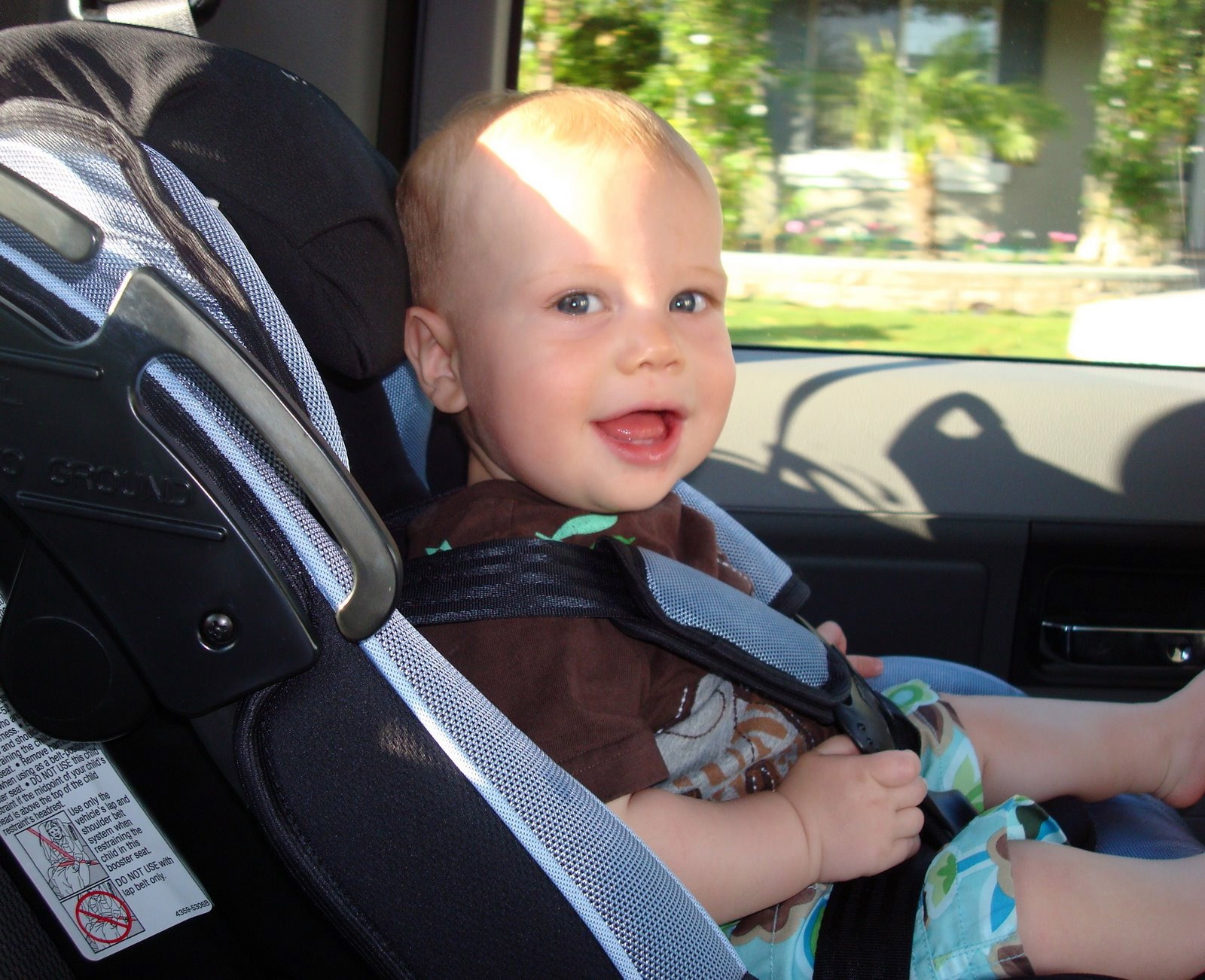 [jack+in+his+carseat.jpg]