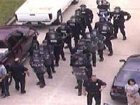 [Pasadena+Riot+Police+KHOU.jpg]