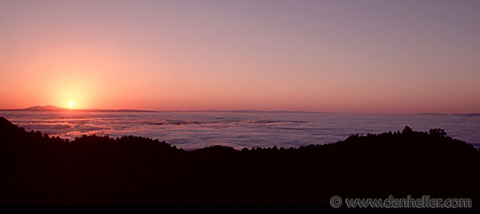 [sunrise-fog-pan-big.jpg]