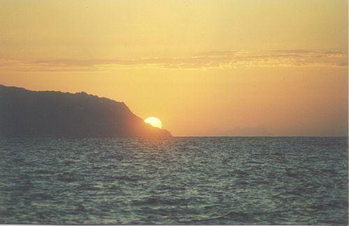 [1141665-Here_comes_the_sun-Sharm_El_Sheikh.jpg]