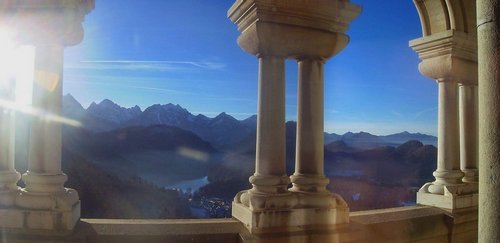 [view-neuchswanstein-balcony-http.jpg]
