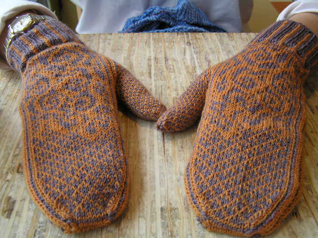 [knitting+366.jpg]